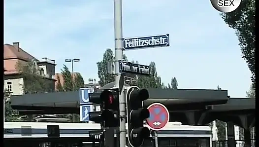 Alman Kapılarının Arkasında Özenle Siktir Edilir - Tam Film