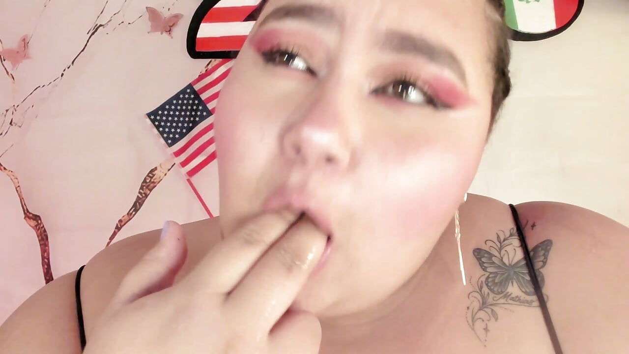 BBW gegen Dildo XL: Mollige sabber und Erstickungen beim versuch, es ganz zu schlucken