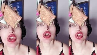 أسمر أكل الشوكولاتة الحلوة - أسمر، نظارات، عملاقة، أحمر شفاه، شفاه كبيرة، موغ، طعام، صنم الوجه، أظافر طويلة