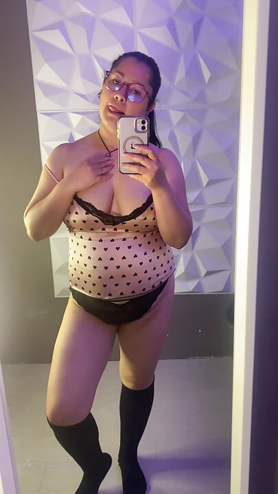 CIESZ SIĘ, JAK SIĘ ROZBIERAM PRZED TOBĄ