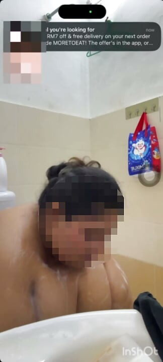 Tắm khỏa thân