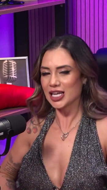 Must-share moment from "Podcast Completo com Rafaela Lima"