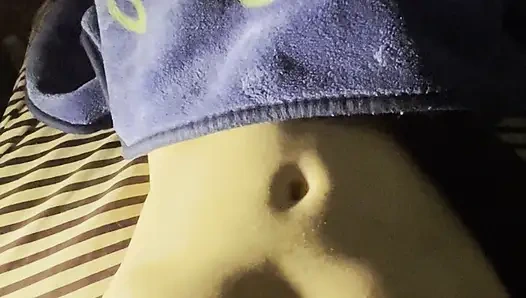 Молодой паренек делает горячий минет