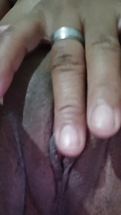 女の子が初めて自慰をする
