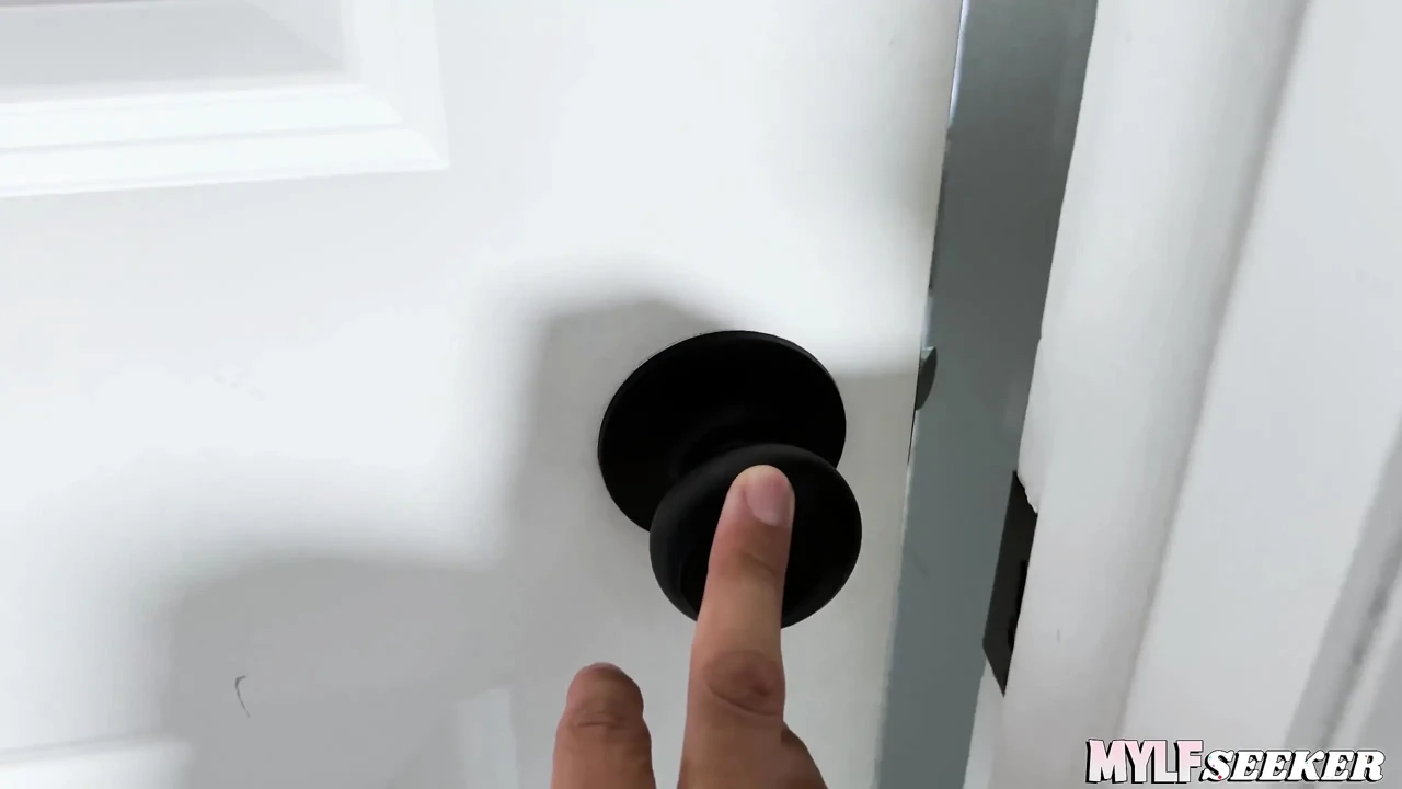 Rothaarige stiefmutter bekommt jüngeren schwanz