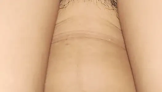 Младшая сводная сестра всегда флиртует