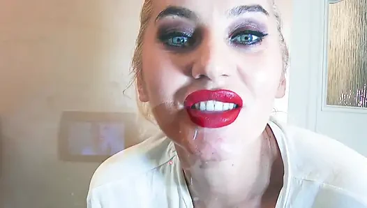 Связанные поцелуи и мокрая футболка