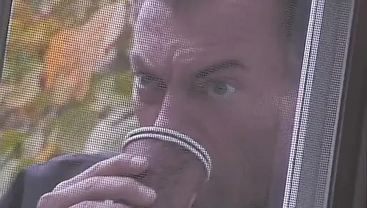 Cewek sange ini muasin memeknya pakai mainan seks sampai muncrat banyak banget!