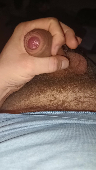 Cwel plays with cock
