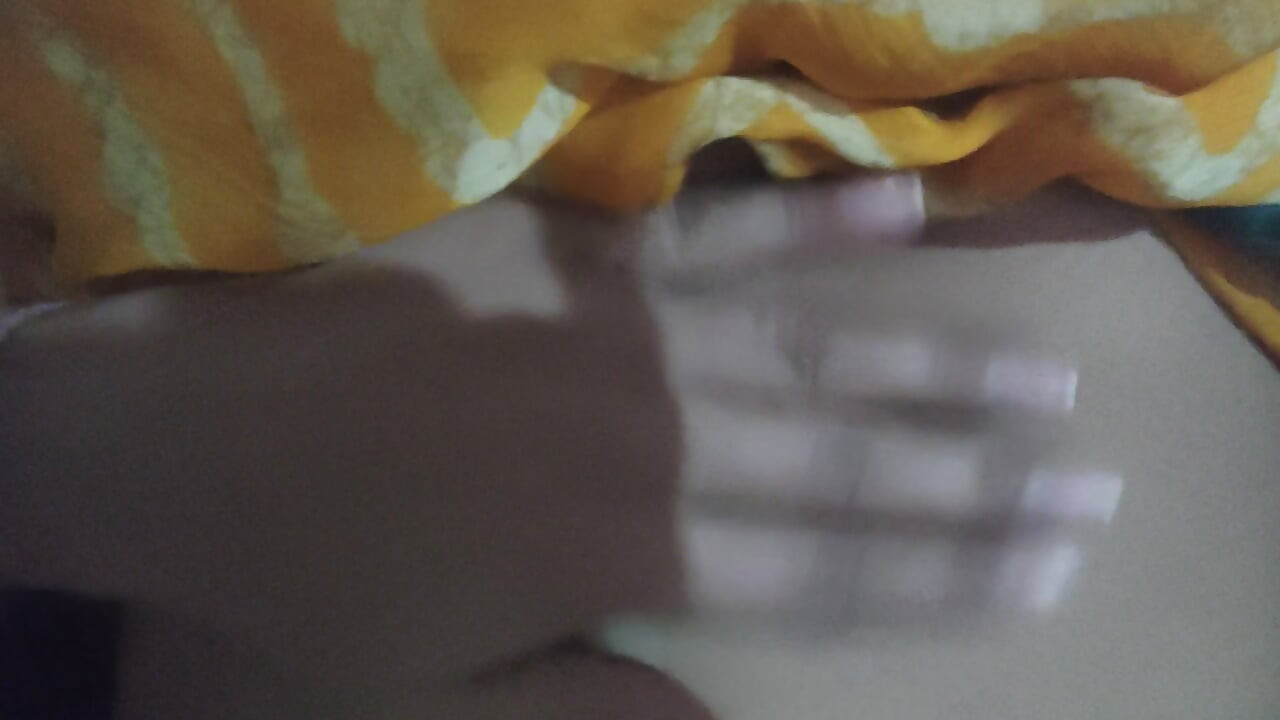 Pyassi bhabhi ki tadap l lams liye yearning bhabhi dekhe uski tadap lund ke for pyasi desi bhabhi