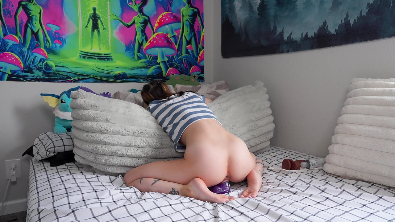 18yo Masturbation in Bed