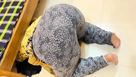 Pernikahan Al'ab Dhat Almuakhrat Alkabirat Walshawniat Ealiqat Taht Alsarir Walan Turid Mumarasat Aljins