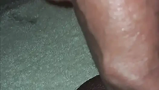 Скажите это. Я шлюха