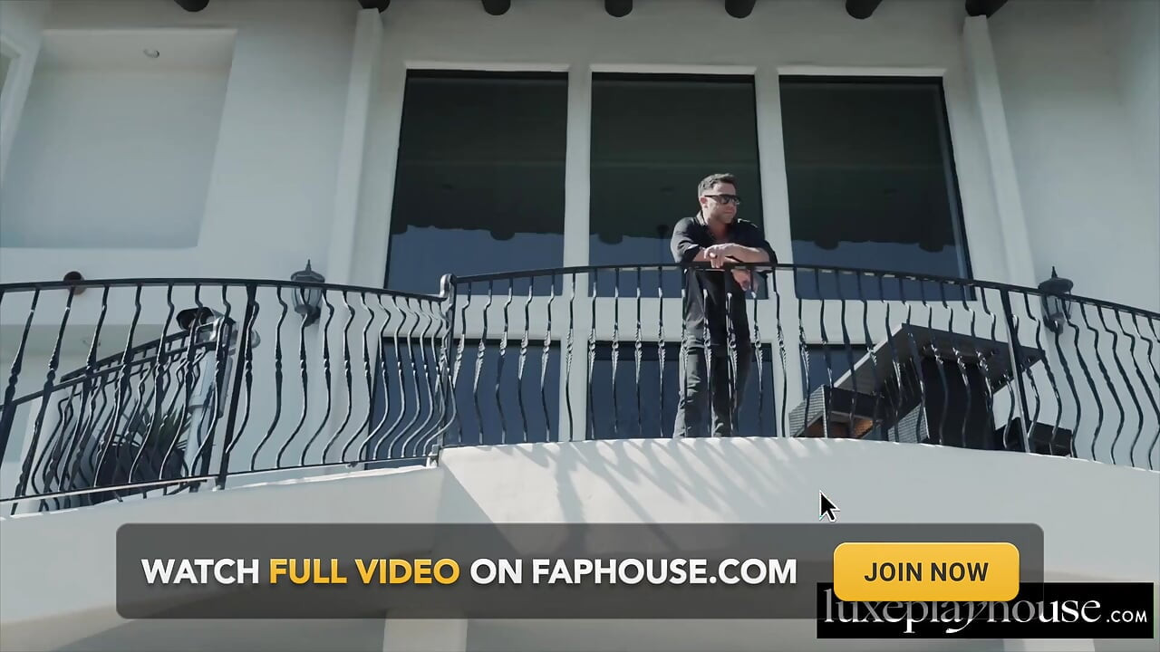 Luxeplayhouse Legendary Vanna Bardot Gets Spitroasted by 2 Thick Cocks