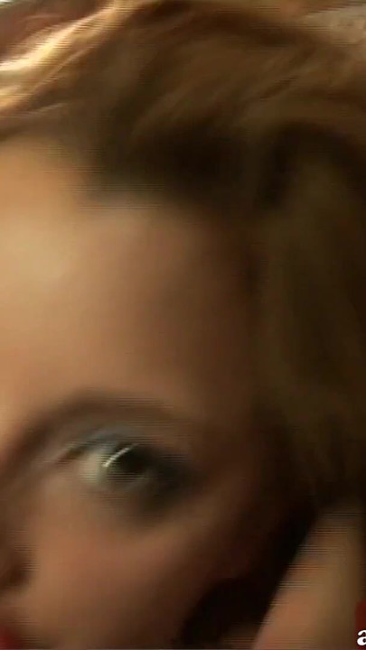 Spanisches selbstgedrehtes Sextape mit blonder Amateur-Latina-Teenager | Clip 1