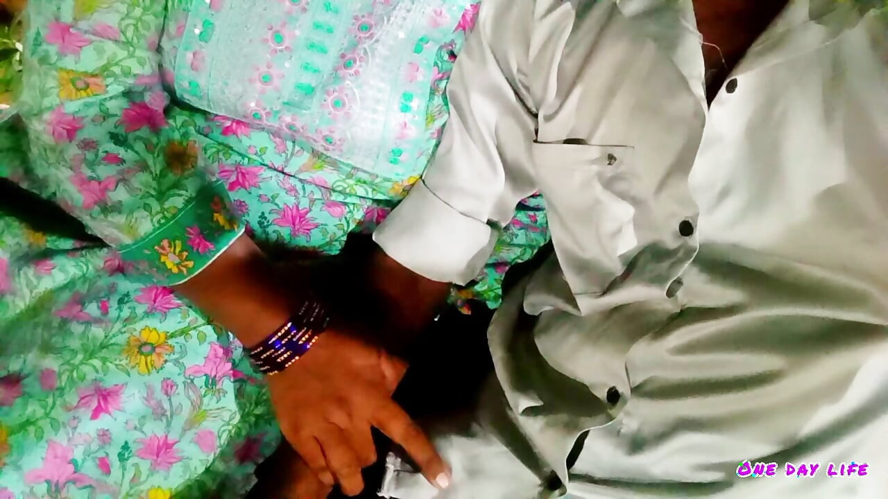 Teenage boy tries to have sex with Tamil married woman exercising at playground