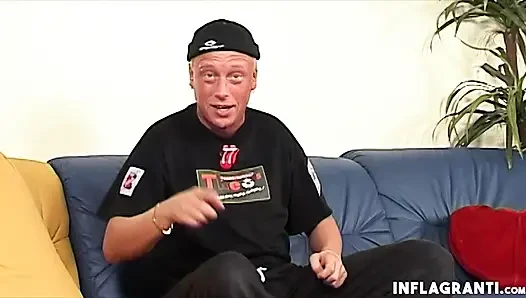 Pelajar UE menunggangi kontol