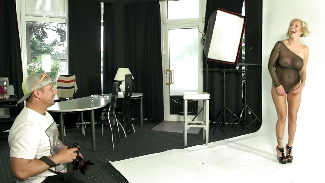 Gwiazdy specjalne: Leni! - scena #05