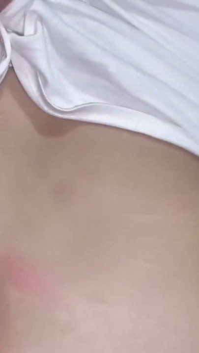 Pemandangan terbaik dari memek krim yang luar biasa dari dekat ke dalam memek | Clip 1