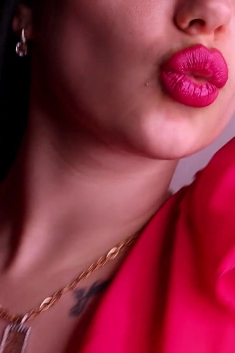 Ροζ κραγιόν & μαγευτικό Tease