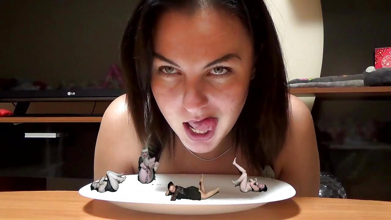 4 kız yiyeceğim. Mmm Yummy!