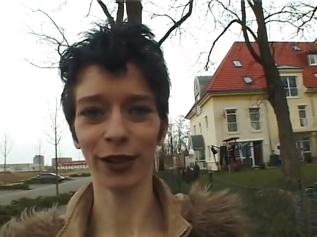 Susi 45, matură sexy se joacă singură acasă, retro