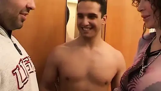Seni üvey annem ile tanıştırmak istiyorum!!