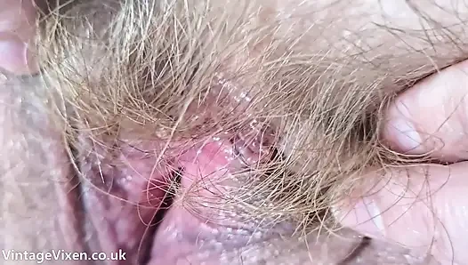 Watch as Amateur BBW Aunt Jane Combs Her Bushy Pussy Hair Just For You