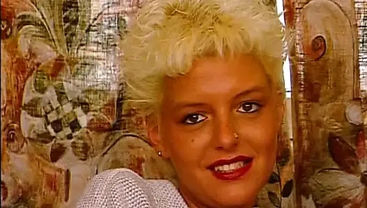 Almanya'dan lezbiyen kızlar birbirlerine dokunuyor