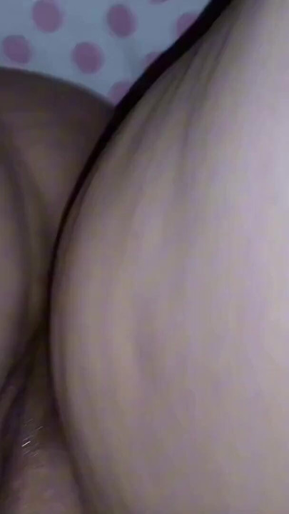 How delicious my fat pussy looks while I play with my vibrator. Some follower who puts it in me until I ejaculate together | Clip 1