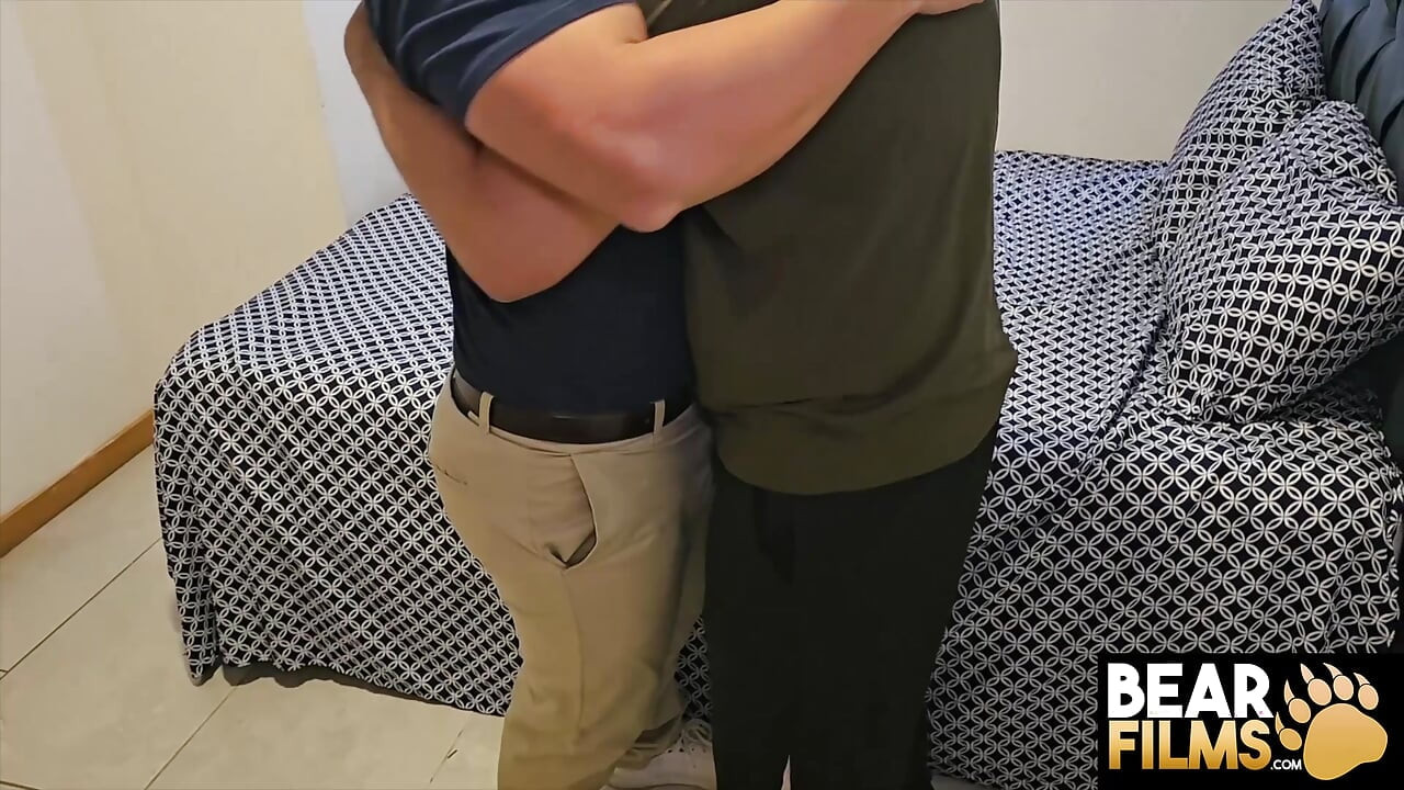 Bearfilms - si cewek sange tony topmasag dientot tanpa kondom sama chris vers