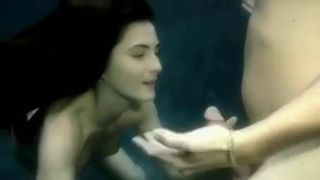 Molly Jane, Unterwasser-Sex