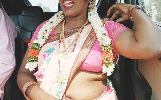 Perjalanan mobil ibu rumah tangga telugu saree seks mobil India untuk bercinta dengan teman Husbend. Telugu Dirty Talks.