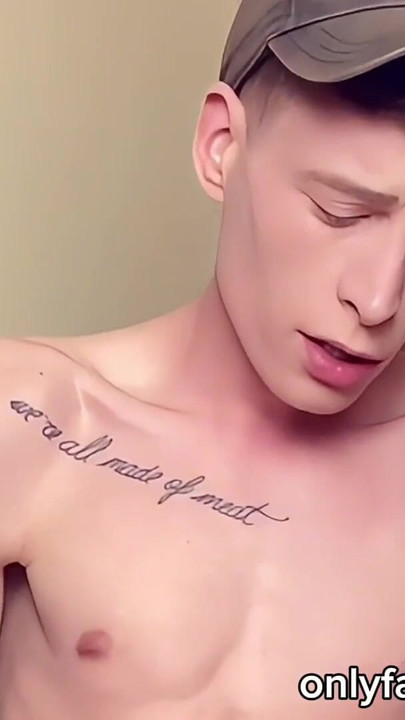 หนุ่มร่างสองควยใหญ่ขี่ดิลโด้ XL ในถุงเท้าฟุตบอลสีแดงยาว - น้ําแตกครั้งใหญ่ คลิป 2