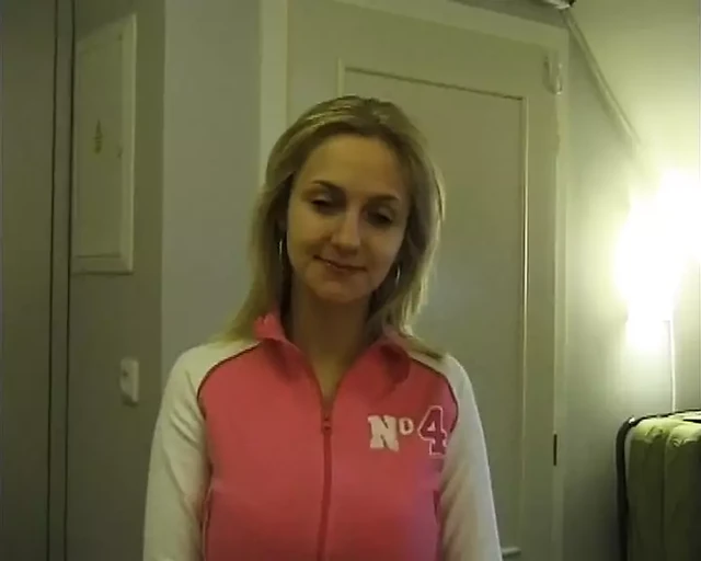 I'm Dana, a blonde camgirl with a shaved pussy and today I
