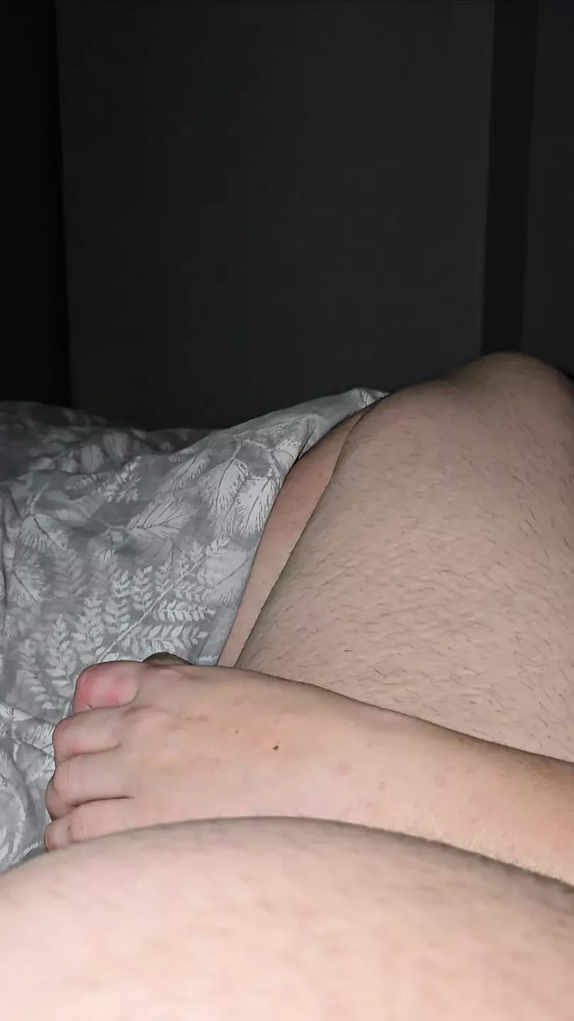 Step mom with big ass sitting in bed and handjob step son dick