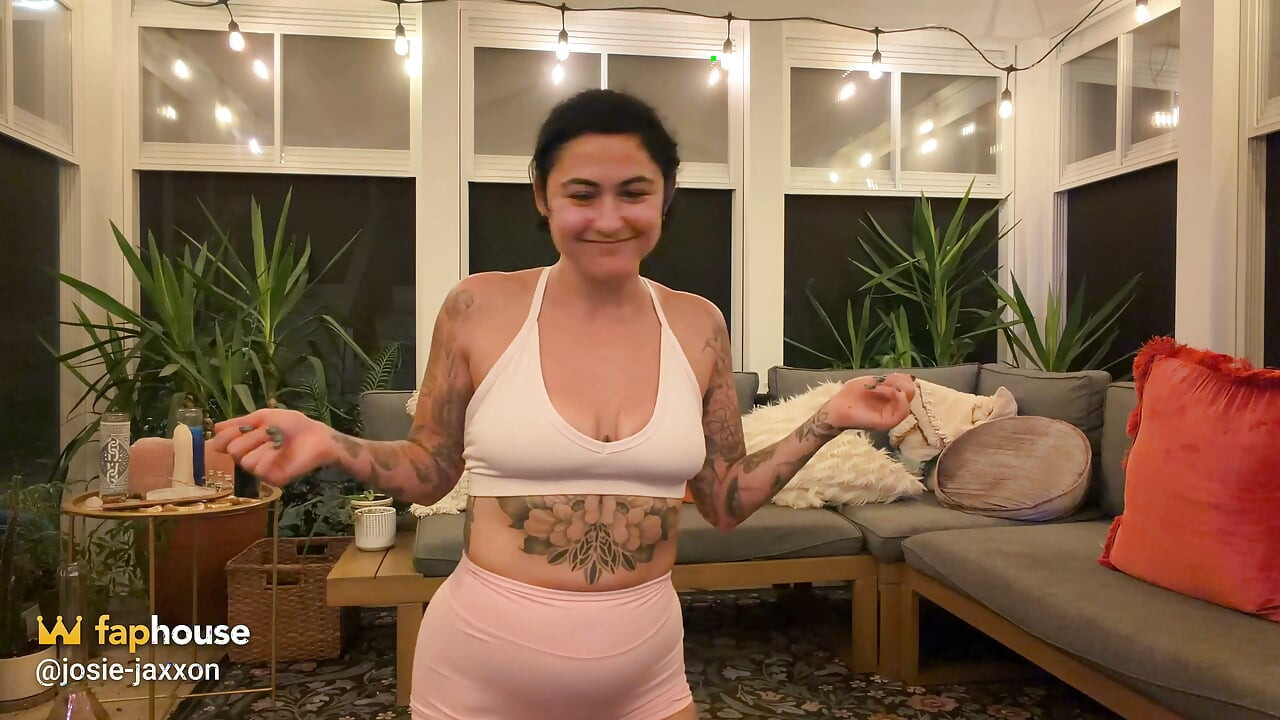 Naken stretching og orgasmer på direktesending