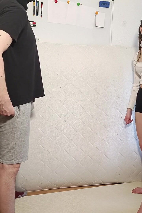 Ballbusting, coups de pieds nus