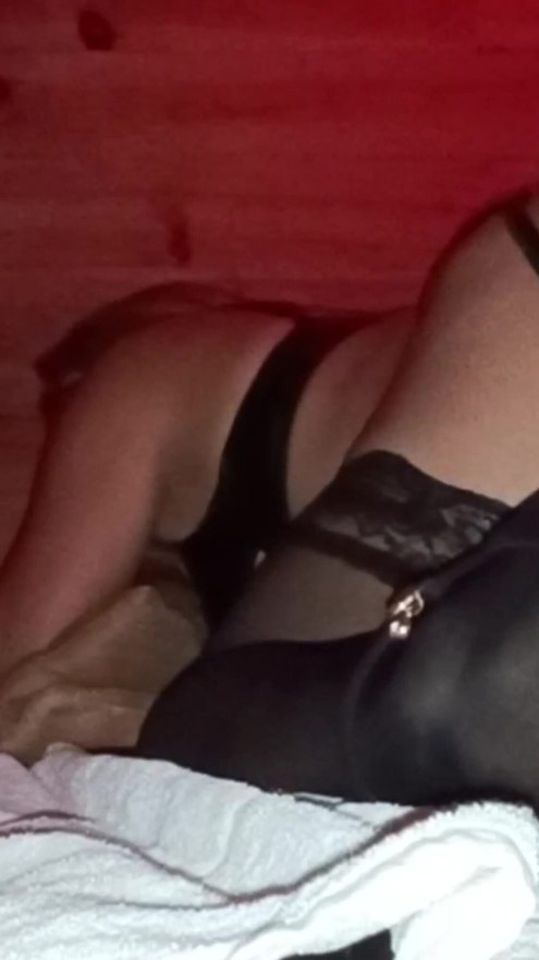 Jeg bedrar mannen min med en fremmed på swingerklubb | klipp 1