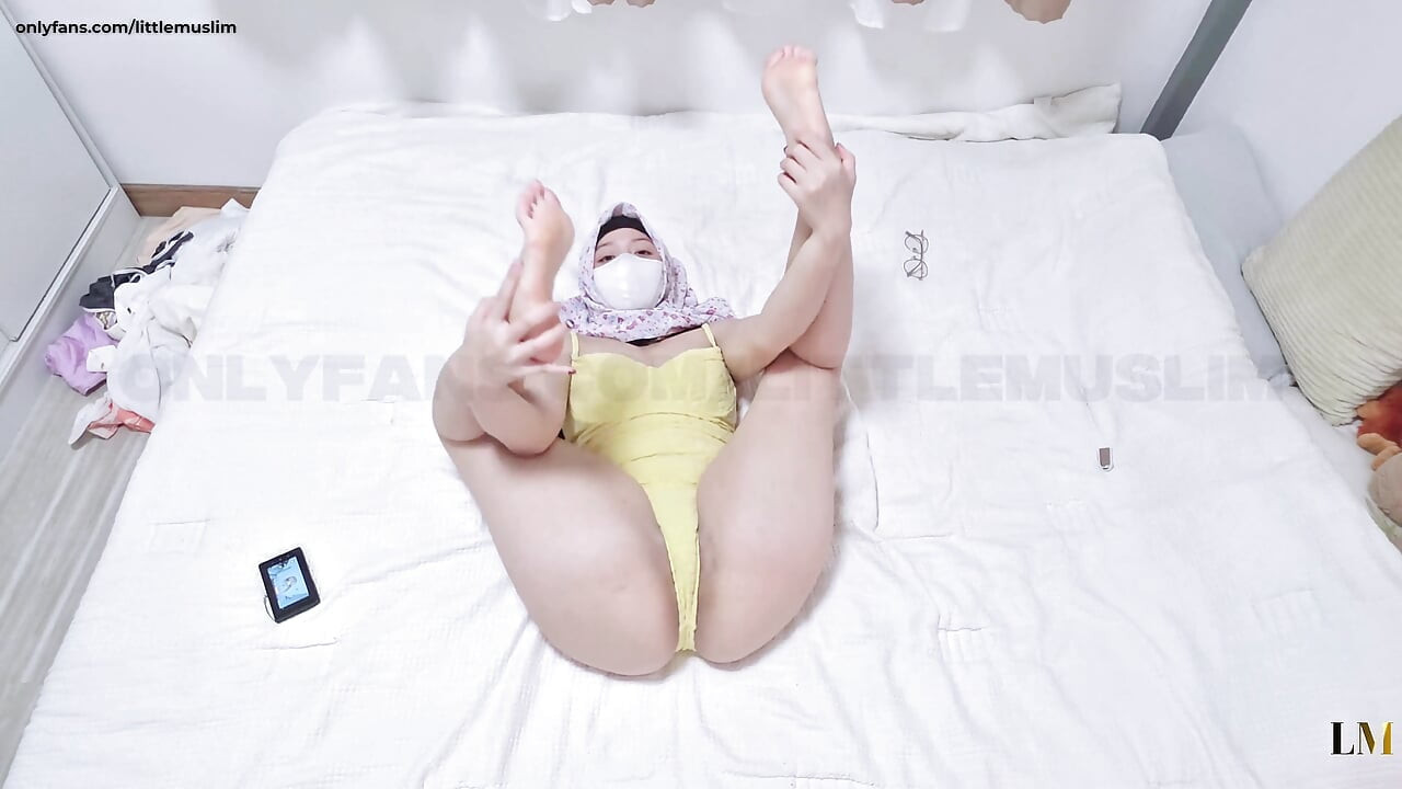 POV: a Malaysian Hijabi Girl Feeling Sexy in Yellow Bodysuit Showing off Her Body and Big Ass