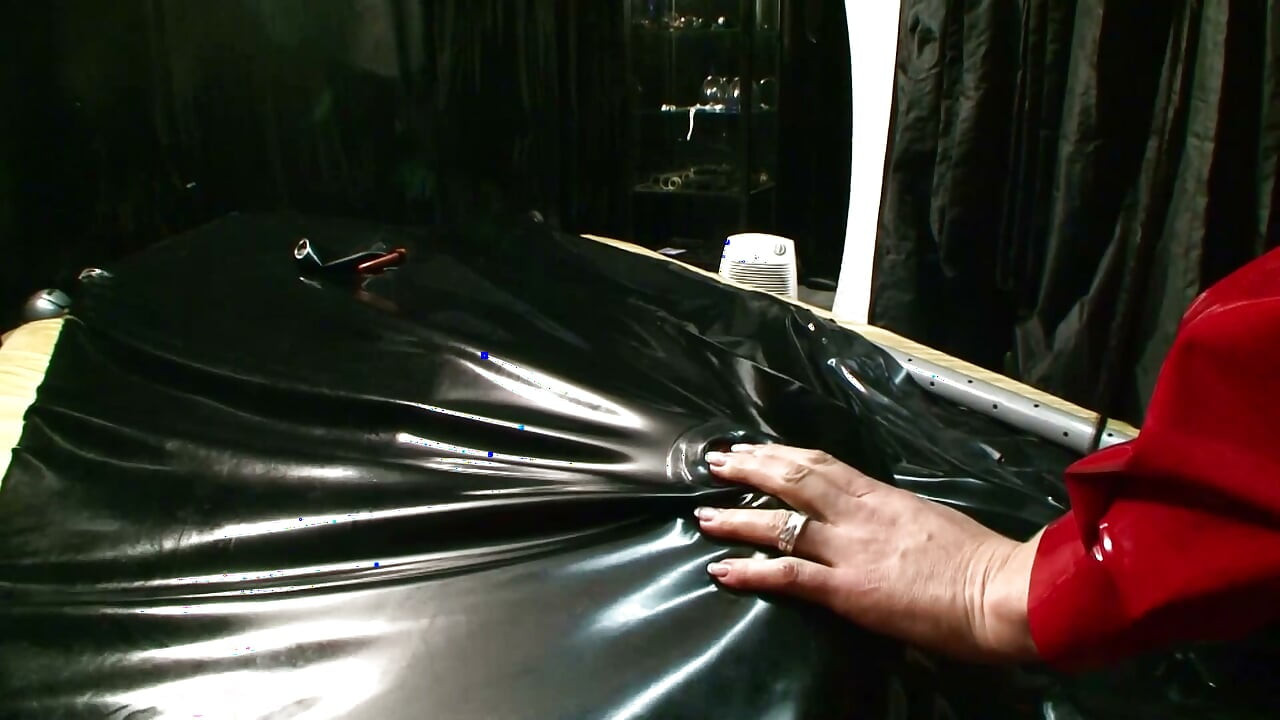 Latex Mistress Enema & Deep Fisting on the Medical Chair