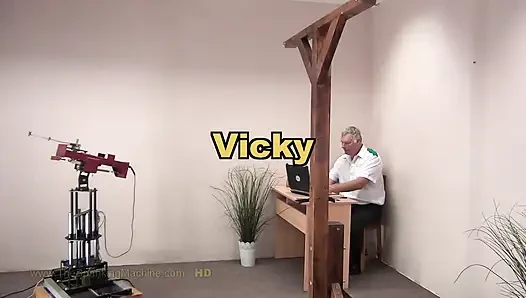 Vicky spanking-maschine - nackte rücken-peitsche