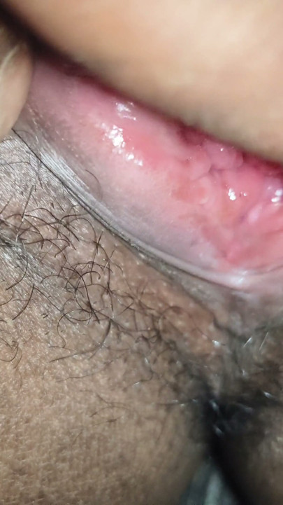 The husband fingered his wife's pussy or squirted water from her pussy | Clip 2