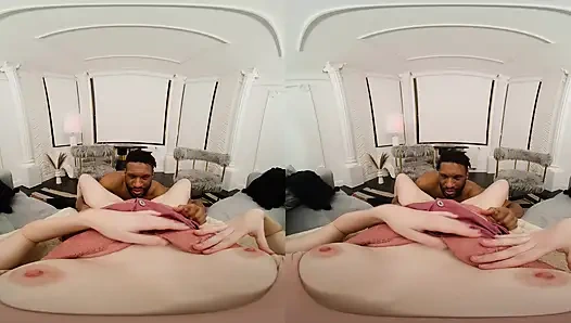 Трогаю себя перед моим учителем йоги - в VR