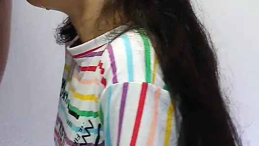 Sürtük komşum yarağımı gırtlağına kadar almaya bayılıyor.