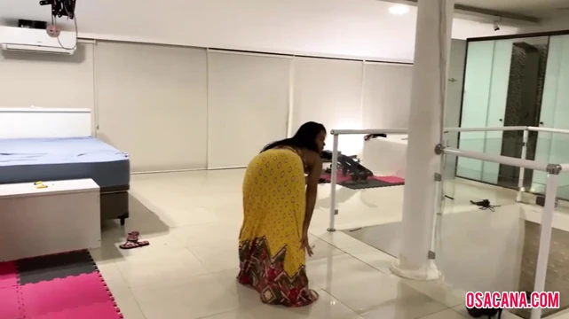 Hot girl rolls to the sound of funk before sitting on the cock