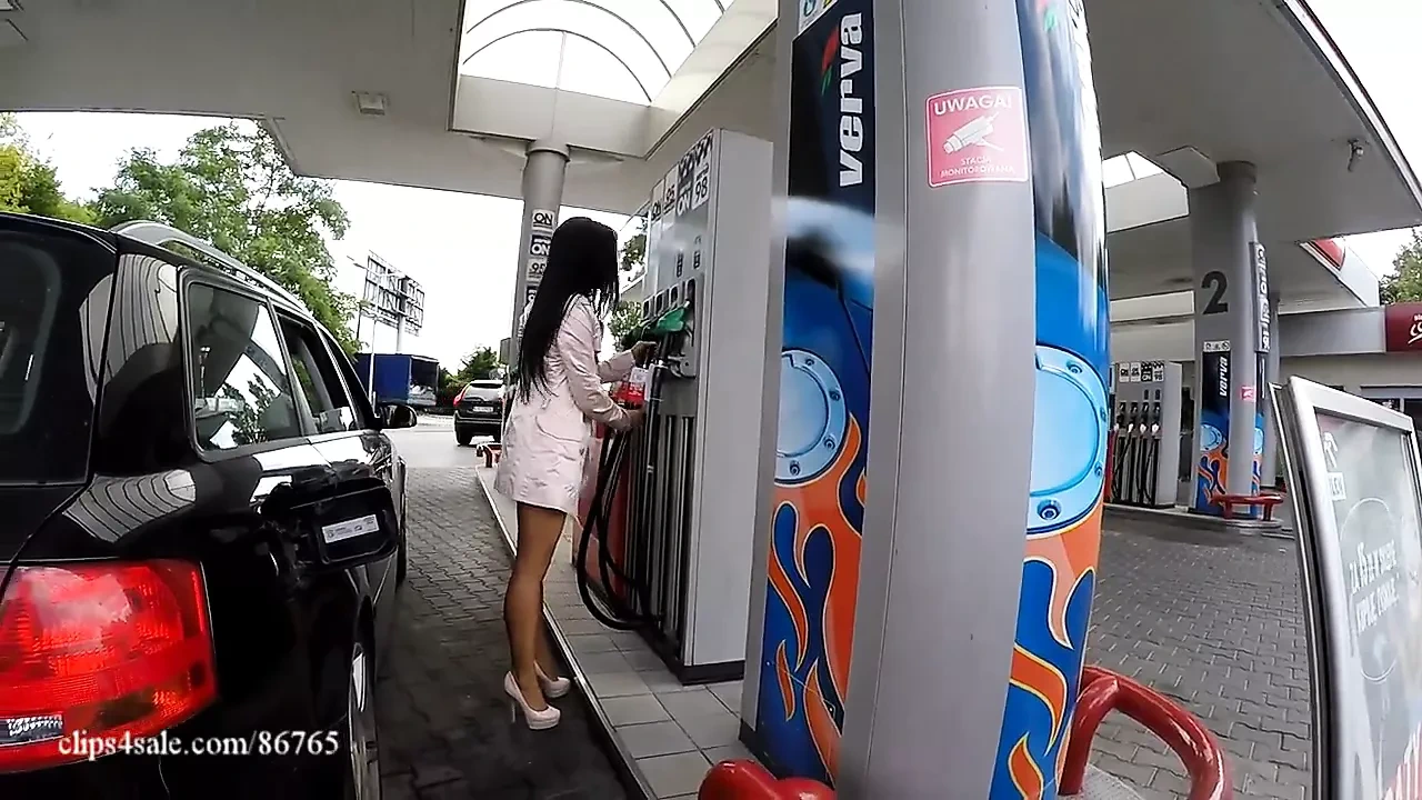 Natalia naked – gas station – car washes