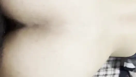 Yaramaz tombul evli kadın kocasının en iyi arkadaşına biniyor