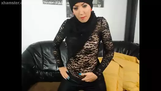 Исламские ближневосточные девушки в кожаном фетиш-танце