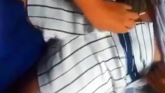 Gadis terangsang dengan patuh menikmati disetubuhi oleh kontol besar.